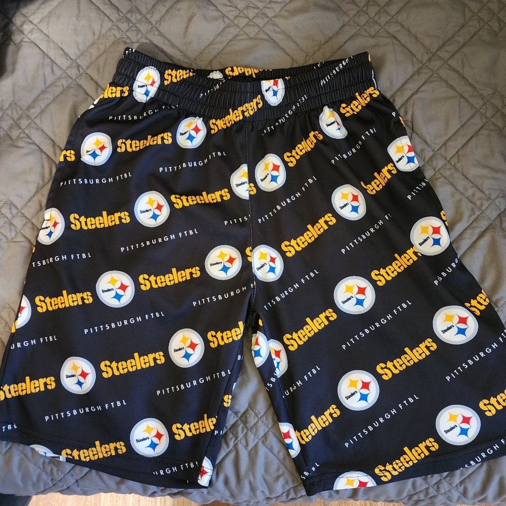 LIKE NEW - Steelers Shorts - Youth Large (14/16)